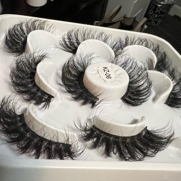 5 PAIR LASHES - Picture 3 of 8